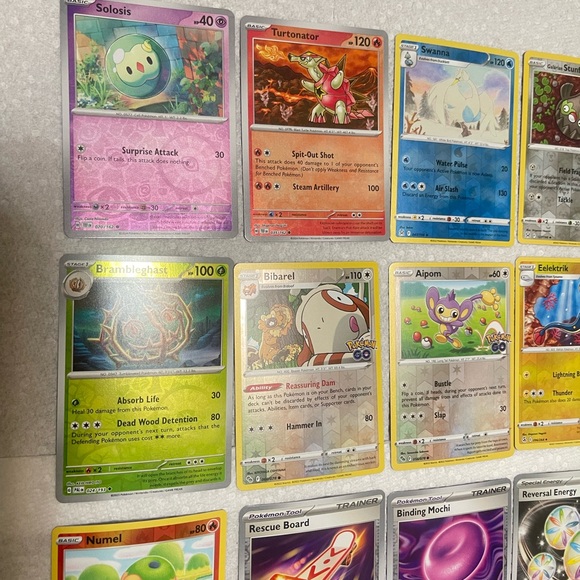 30 POKEMON HOLO AND REVERSE HOLO CARDS - Picture 14 of 17